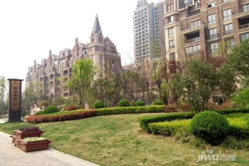 Sanmenxia mingzhu building